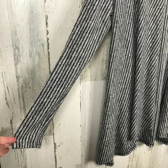 Le Lis waterfall cardigan stripe cozy open front jacket sweater gray black M - Picture 4 of 9